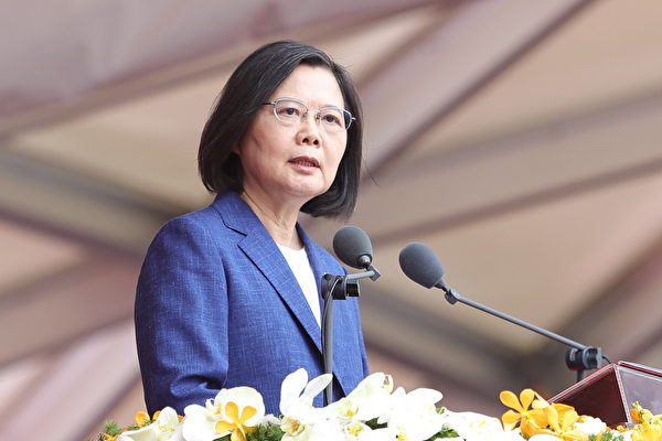 蔡英文亲手喂的"快乐猪"将被宰 成其就职晚宴菜